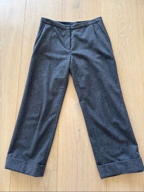 MICHAEL KORS! Charcoal Gray women’s cropped pants with cuff! BEAUTIFUL!!